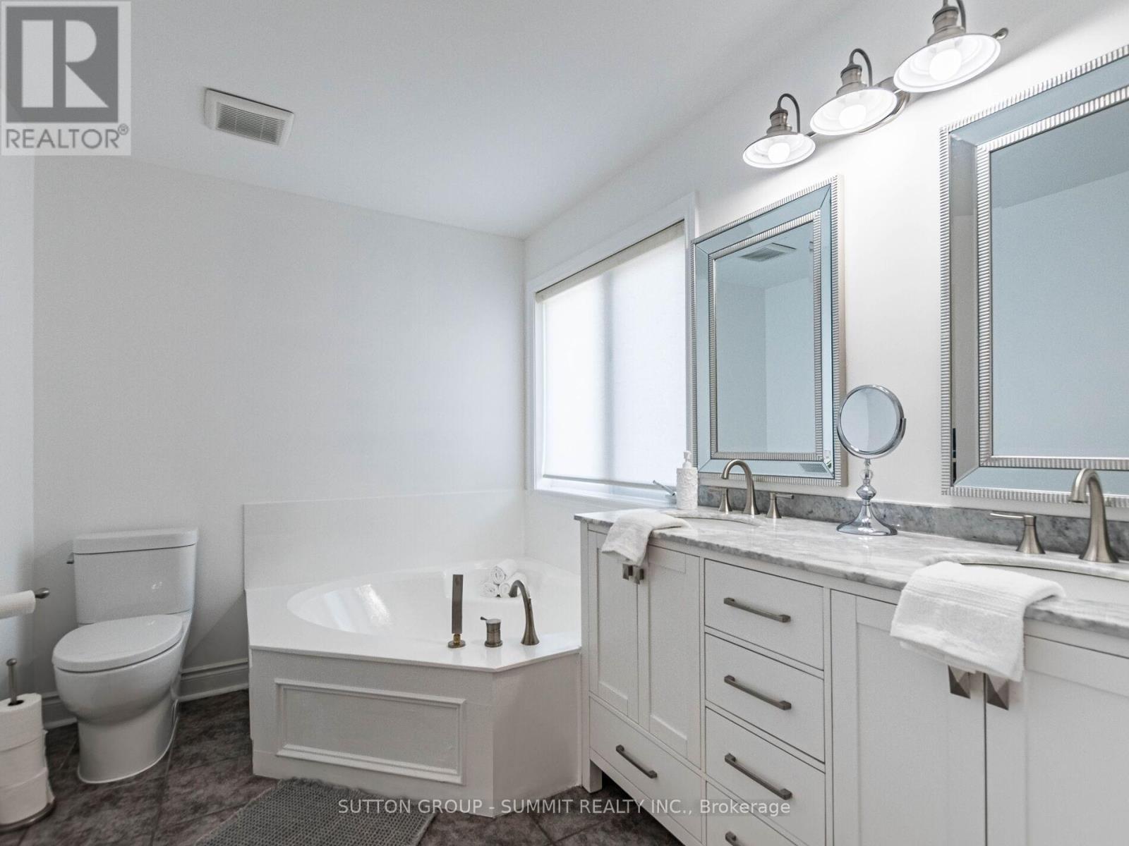 7123 Gillespie Lane, Mississauga, Ontario  L5W 1E8 - Photo 29 - W12424687