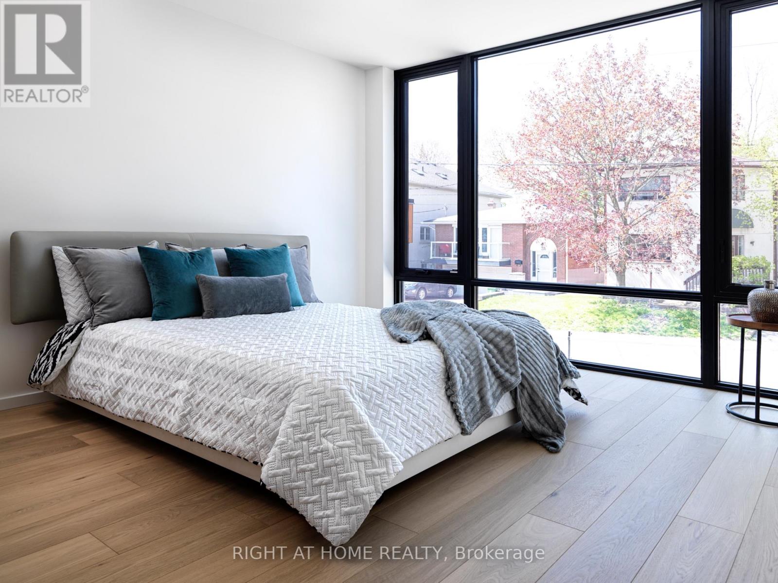 29 Walford Road, Toronto, Ontario  M8X 2P2 - Photo 10 - W12424694