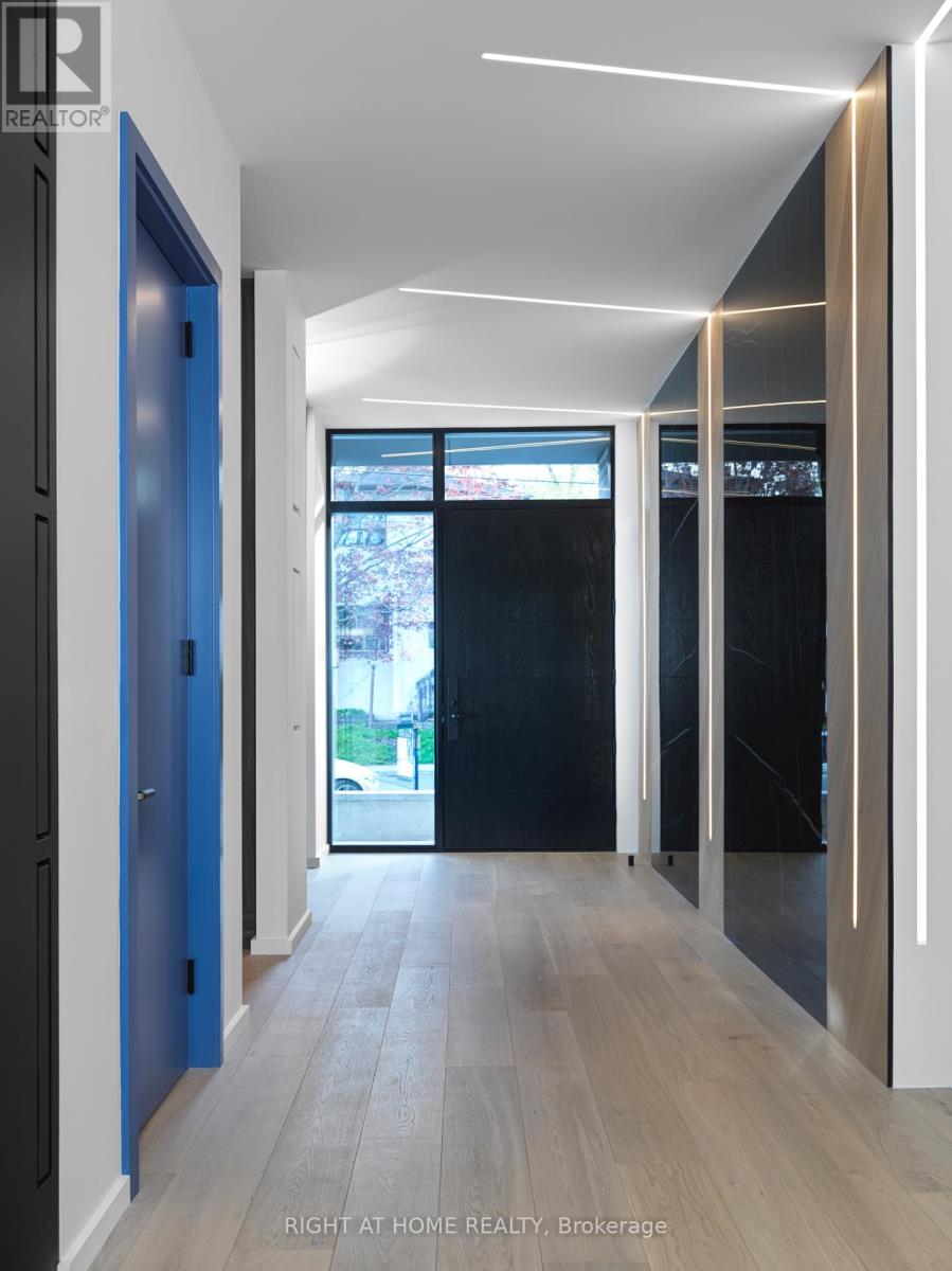29 Walford Road, Toronto, Ontario  M8X 2P2 - Photo 3 - W12424694
