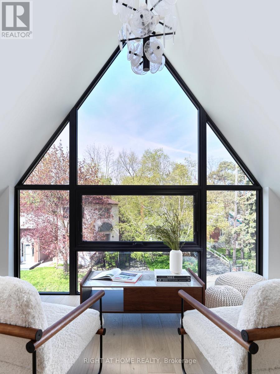 29 Walford Road, Toronto, Ontario  M8X 2P2 - Photo 6 - W12424694
