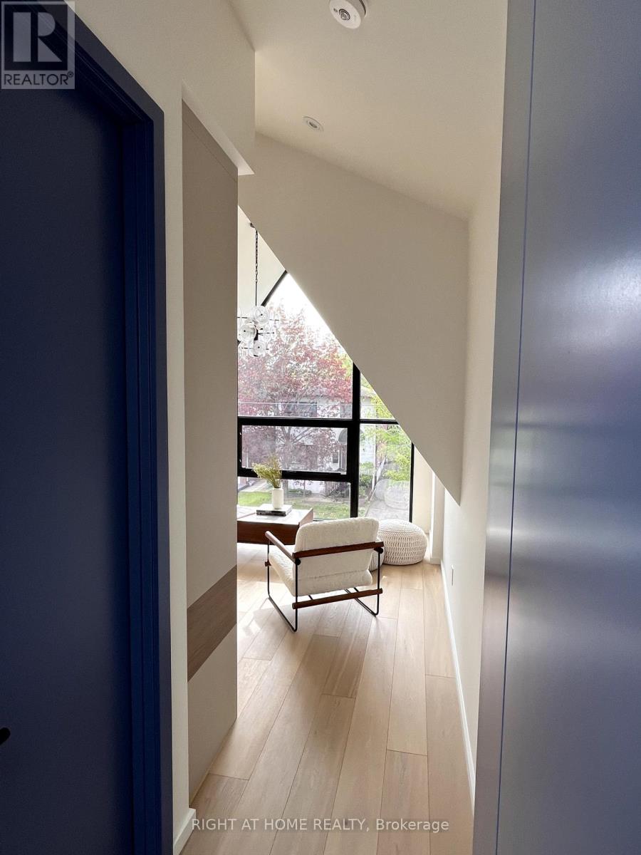 29 Walford Road, Toronto, Ontario  M8X 2P2 - Photo 8 - W12424694