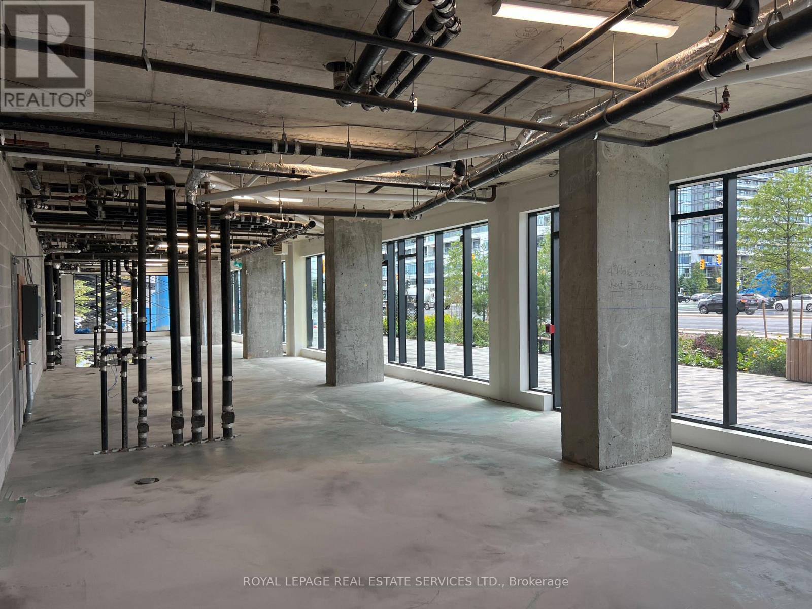 10 - 2485 Eglinton Avenue W, Mississauga, Ontario  L5M 2T1 - Photo 2 - W12424708