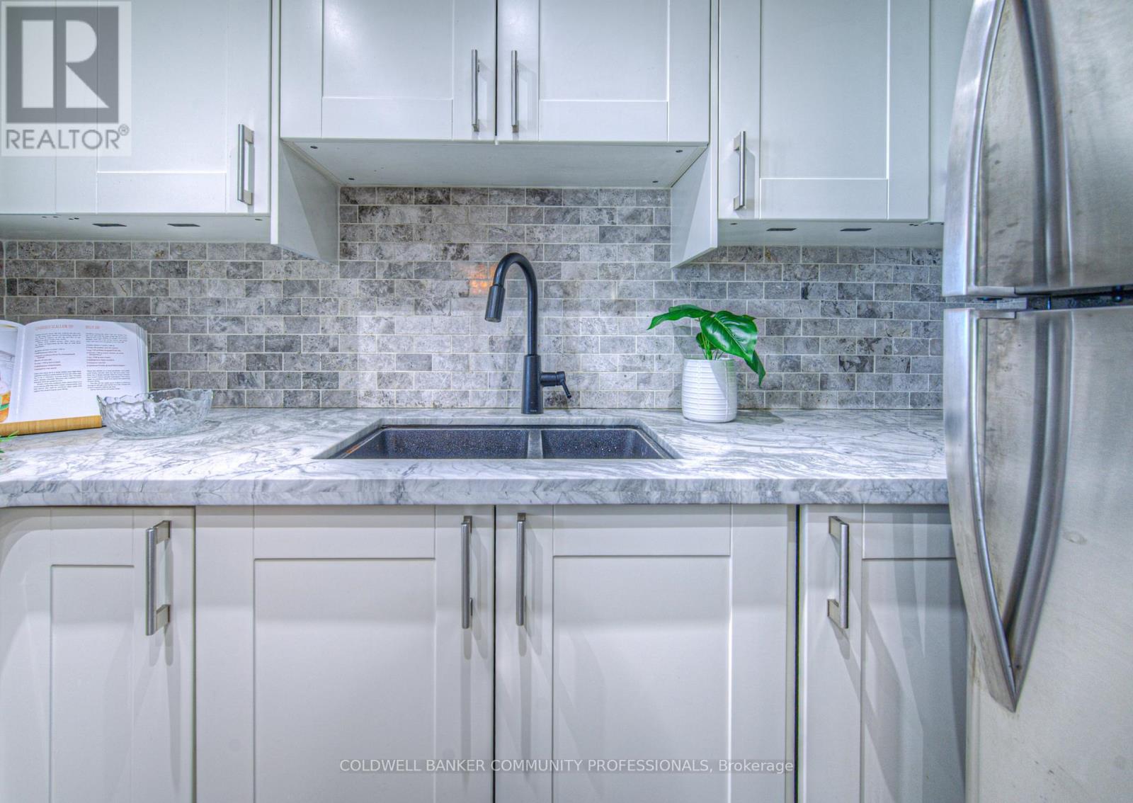 503 - 1225 North Shore Boulevard E, Burlington, Ontario  L7S 1Z6 - Photo 8 - W12424713