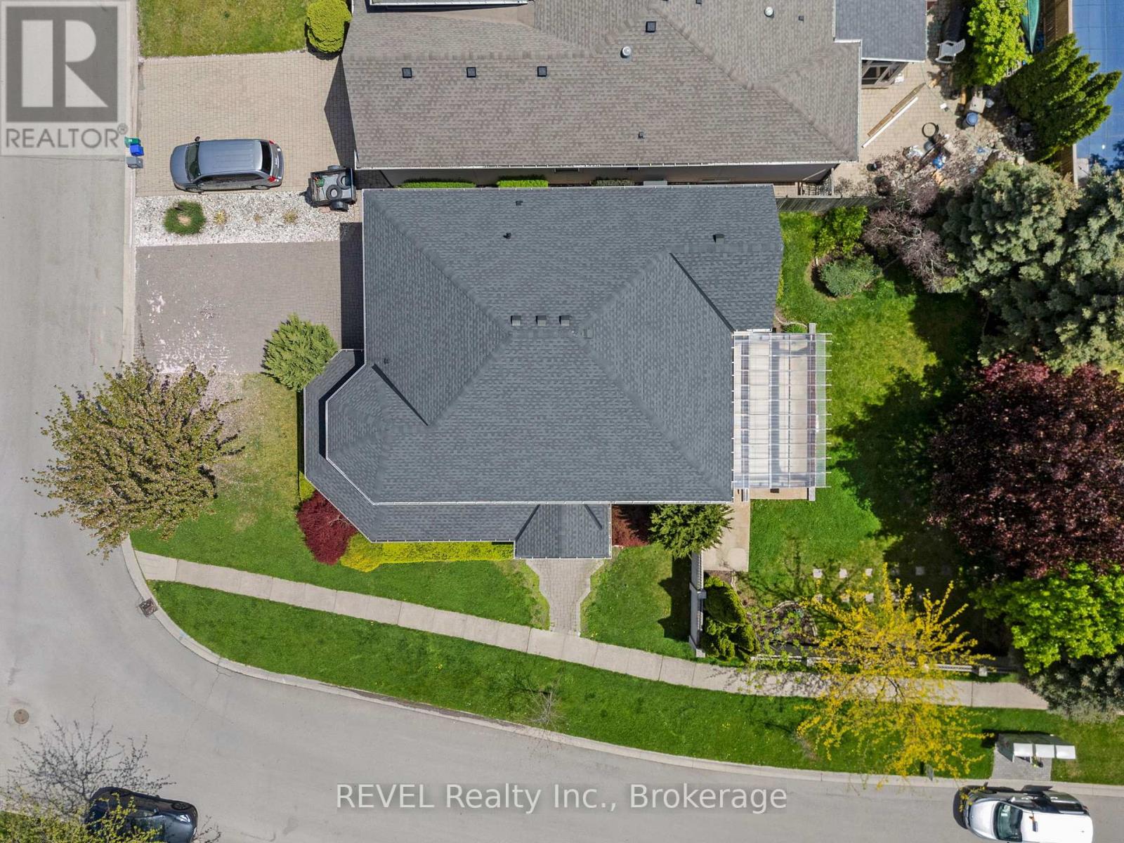 30 Maracay Way, St. Catharines, Ontario  L2W 1C4 - Photo 13 - X12424733