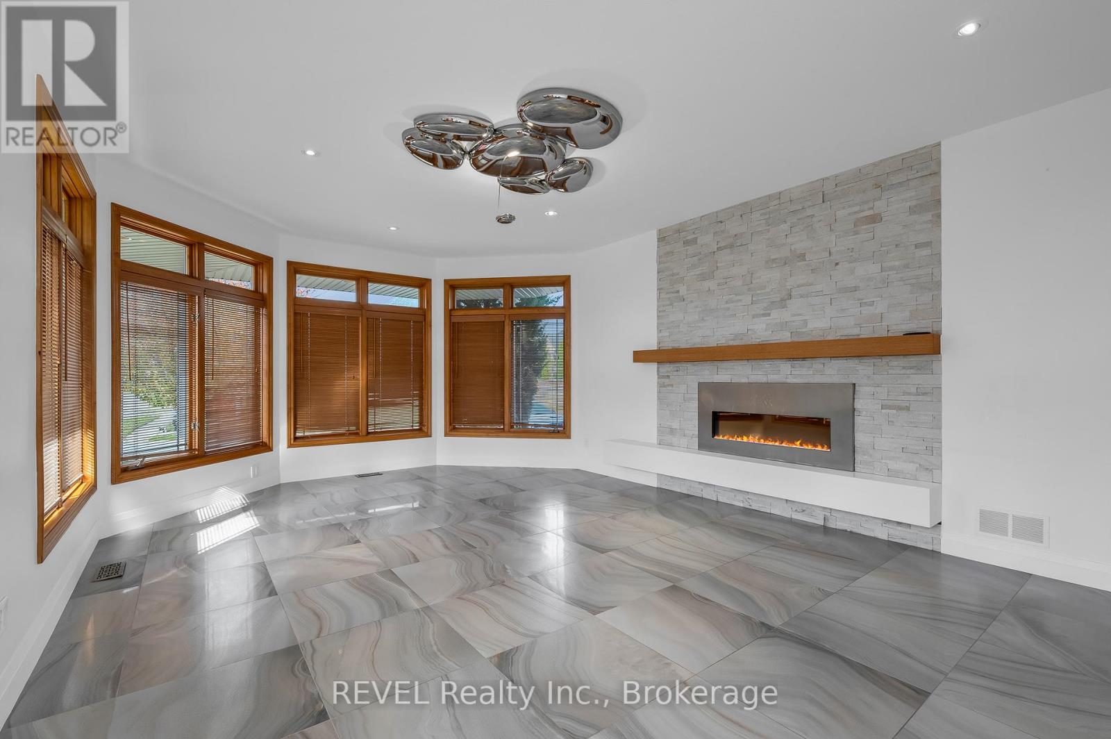 30 Maracay Way, St. Catharines, Ontario  L2W 1C4 - Photo 18 - X12424733
