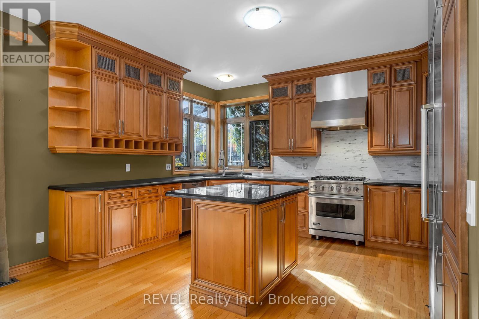 30 Maracay Way, St. Catharines, Ontario  L2W 1C4 - Photo 20 - X12424733