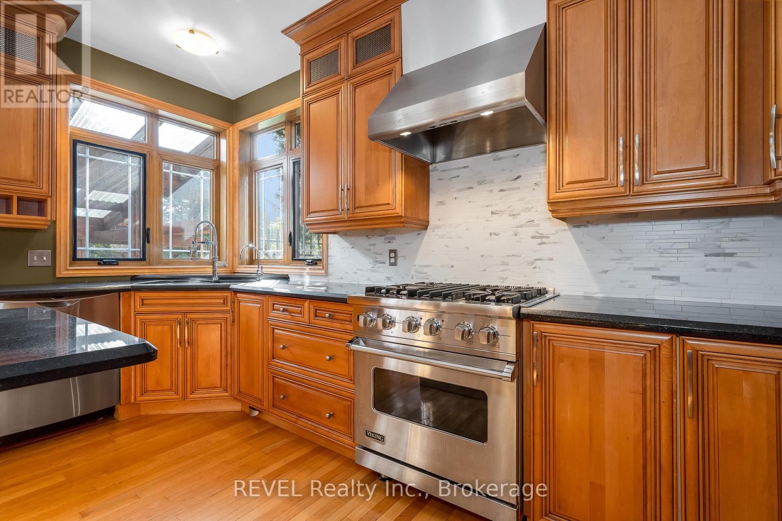 30 Maracay Way, St. Catharines, Ontario  L2W 1C4 - Photo 22 - X12424733
