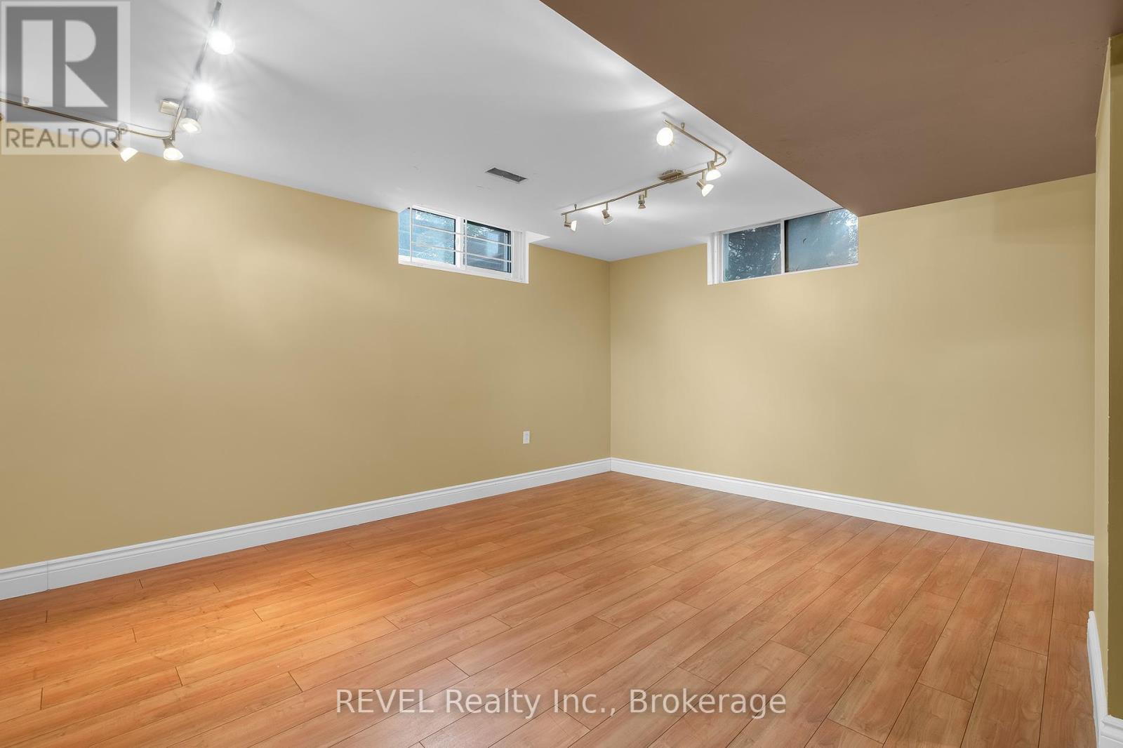 30 Maracay Way, St. Catharines, Ontario  L2W 1C4 - Photo 48 - X12424733