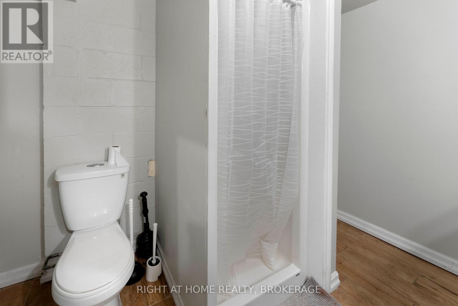 57 Metcalfe Street, Thorold, Ontario  L2V 3A2 - Photo 39 - X12424758