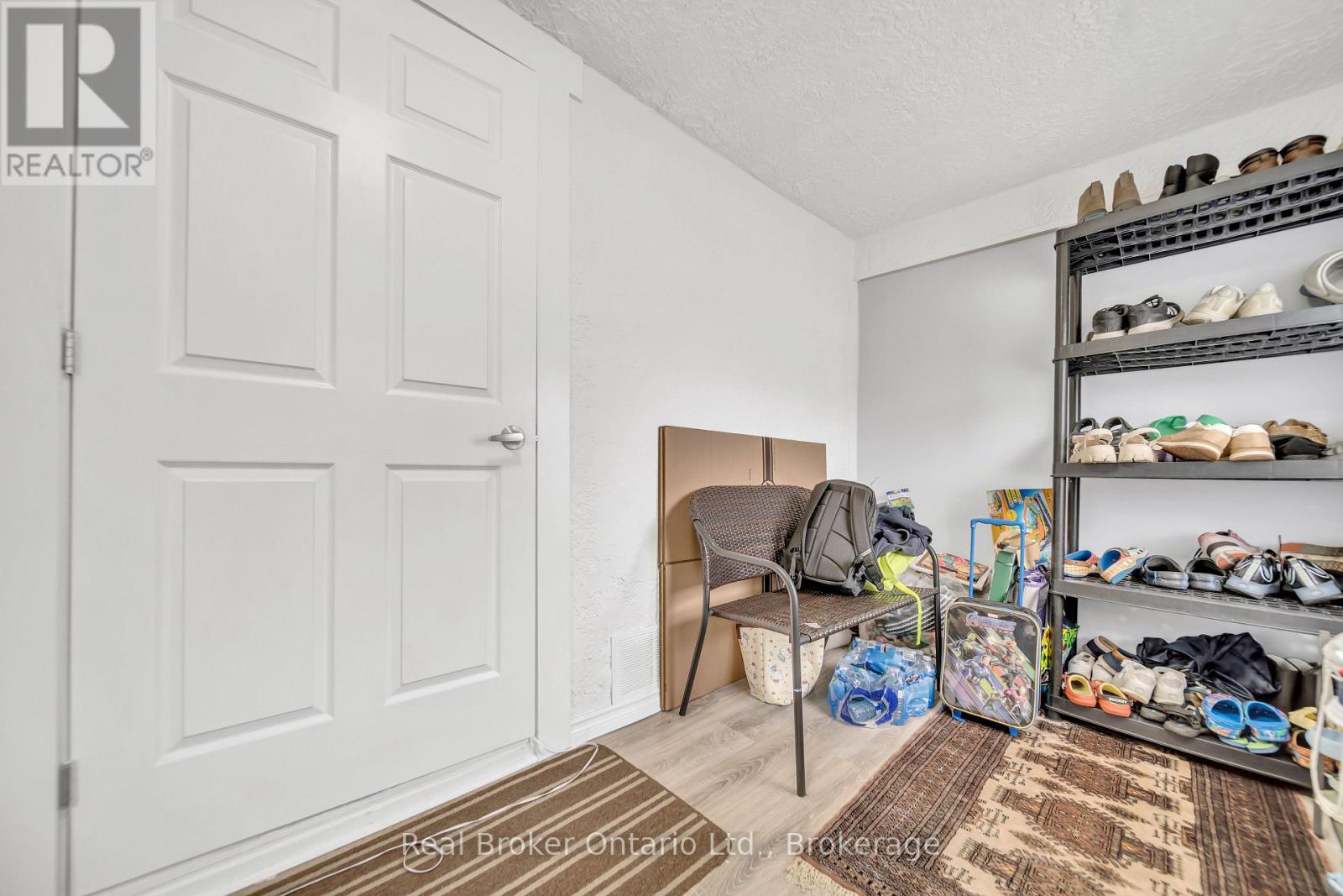 5464 Lewis Avenue, Niagara Falls, Ontario  L2G 3R7 - Photo 7 - X12424757