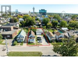 5464 LEWIS AVENUE, niagara falls (clifton hill), Ontario