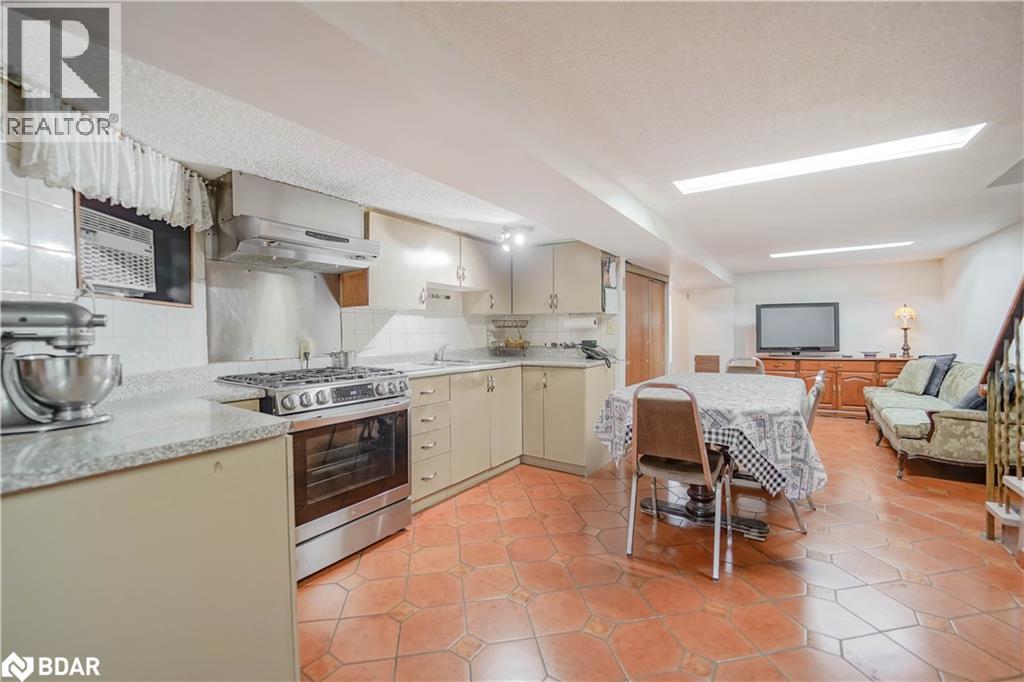 411 Westmoreland Avenue N, Toronto, Ontario  M6H 3A6 - Photo 7 - 40773184