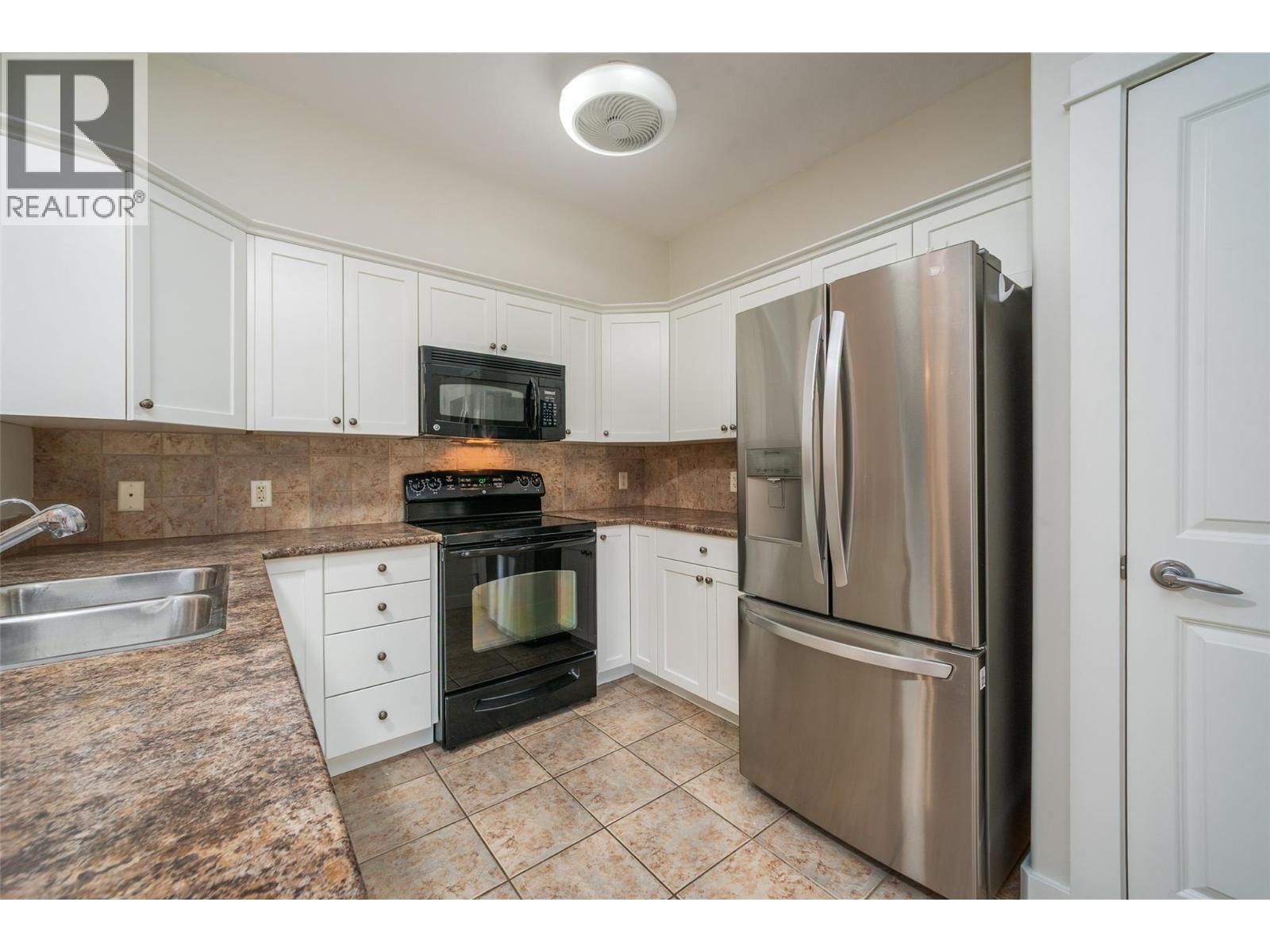 2611 Stillwater Way Unit# 109 Lake Country Photo 2