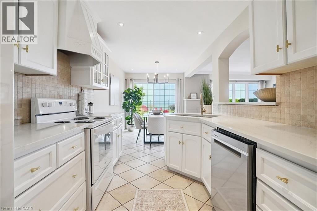 55 Edgewater Drive, Stoney Creek, Ontario  L8E 4Z2 - Photo 6 - 40772403