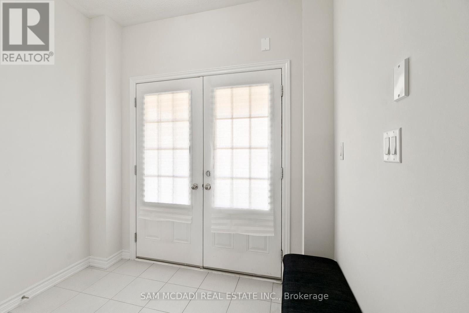97 Tumblewood Place, Welland, Ontario  L3B 0J3 - Photo 4 - X12424689