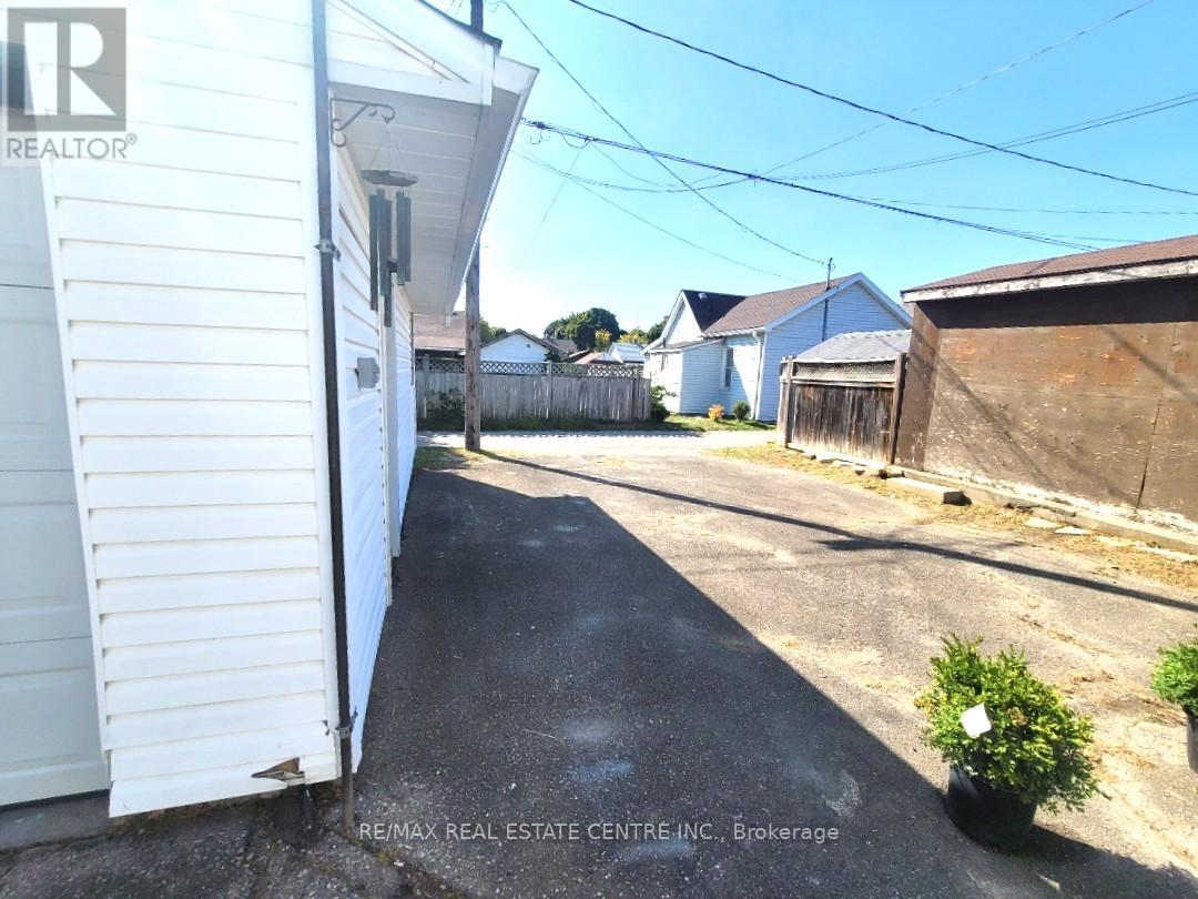 146 Whitley Street, Cambridge, Ontario  N3H 4K6 - Photo 33 - X12424698