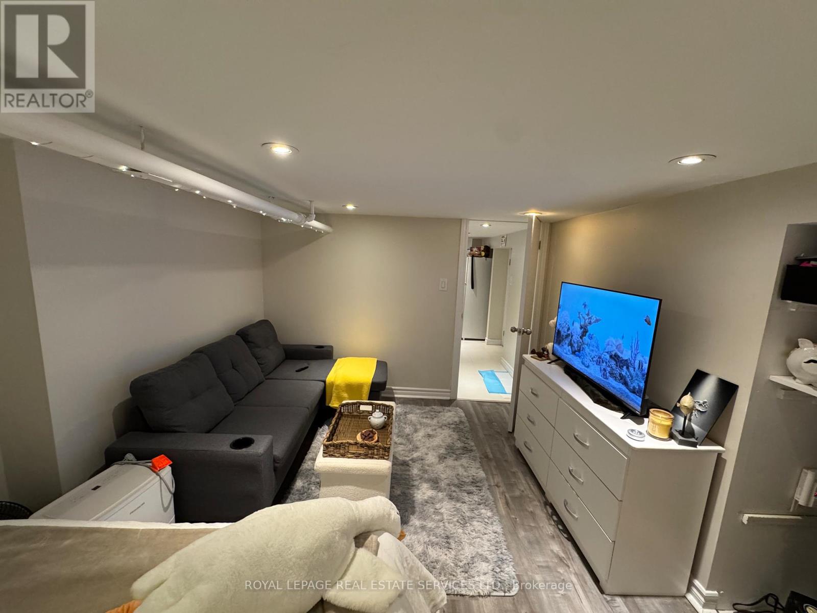 1565 Mount Pleasant Road, Toronto, Ontario  M4N 2V4 - Photo 34 - C12424241
