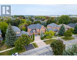 1067 Ivsbridge Boulevard, Newmarket (Stonehaven-Wyndham), Ca