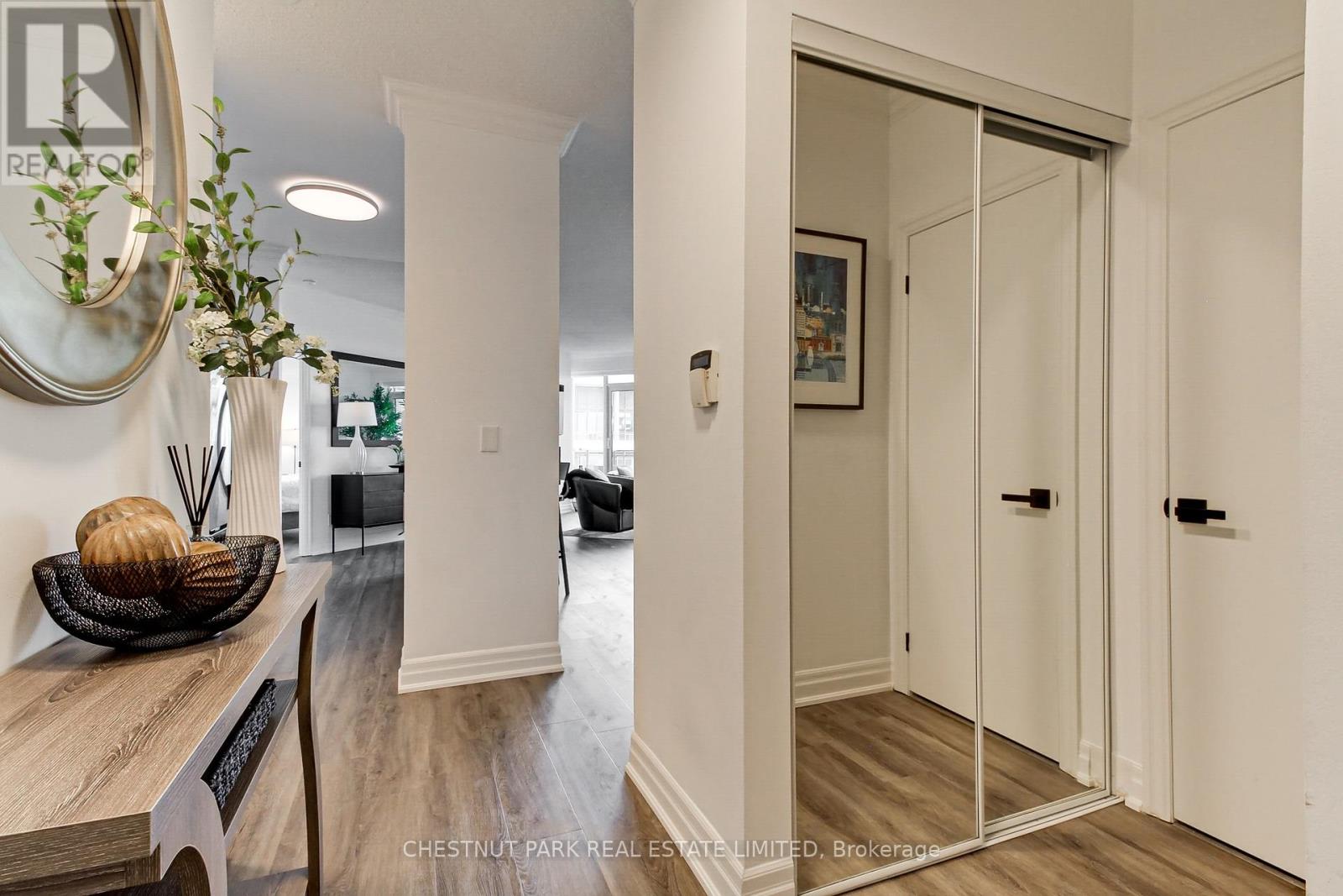 1805 - 2121 Lake Shore Boulevard W, Toronto, Ontario  M8V 4E9 - Photo 4 - W12329320