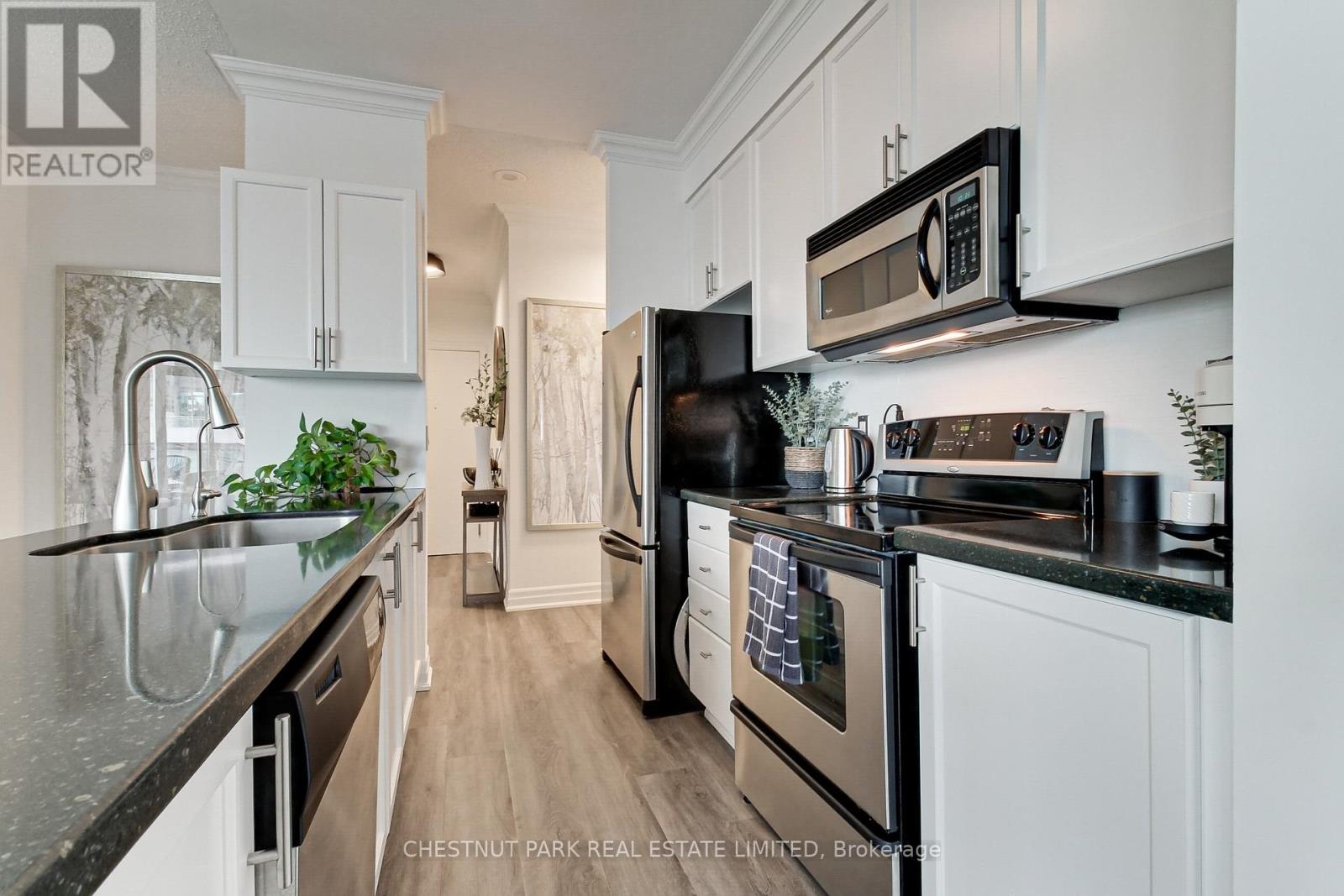 1805 - 2121 Lake Shore Boulevard W, Toronto, Ontario  M8V 4E9 - Photo 6 - W12329320