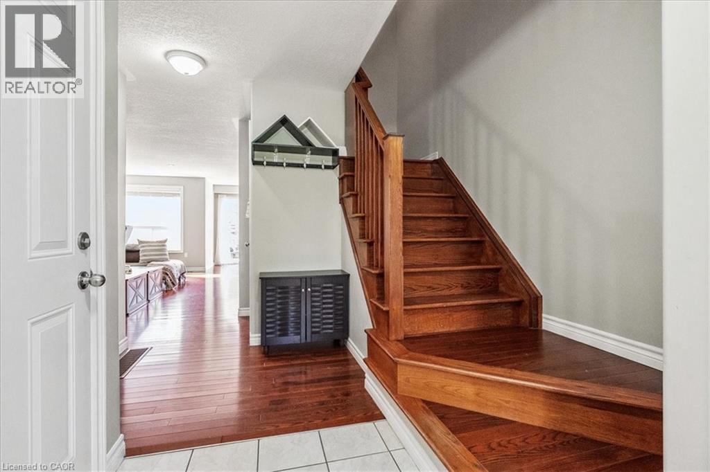 35 Pettit Street, Stoney Creek, Ontario  L8E 5V7 - Photo 4 - 40770907