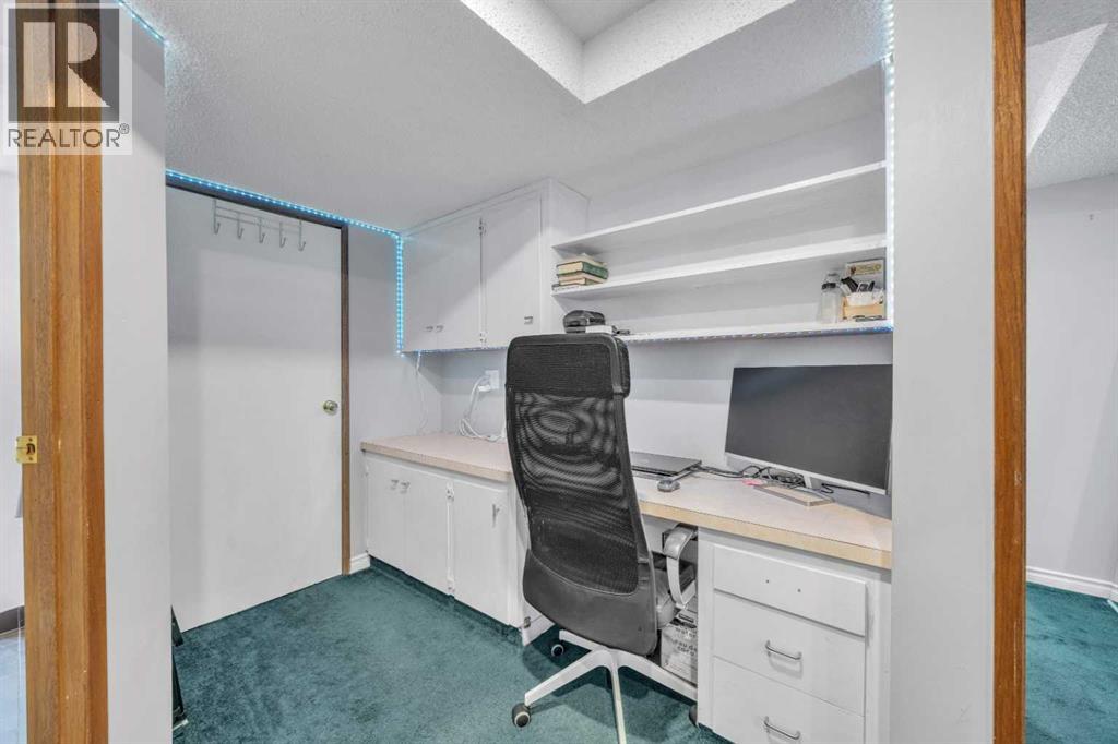 303 Ranchridge Bay Nw, Calgary, Alberta  T3G 1V5 - Photo 38 - A2240643