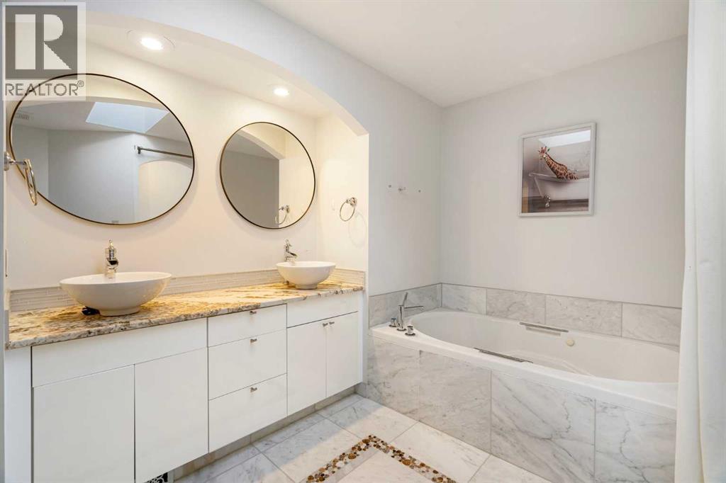5503 Strathcona Hill Sw, Calgary, Alberta  T3H 1S2 - Photo 29 - A2251494