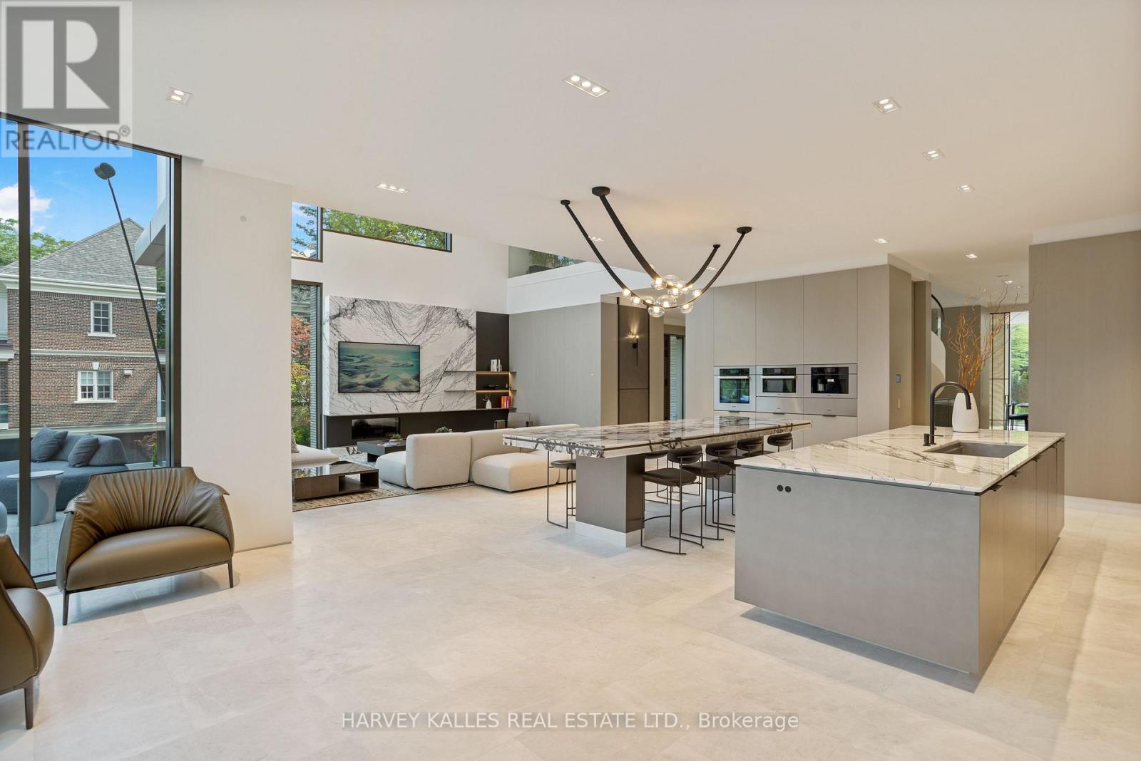 211 Dunvegan Road, Toronto (Forest Hill South), Ontario  M5P 2P3 - Photo 10 - C12424722