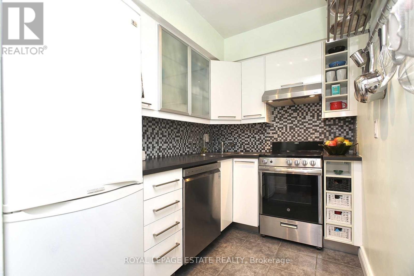 Th1 - 73 Upper Canada Drive, Toronto (St. Andrew-Windfields), Ontario  M2P 2A2 - Photo 9 - C12424747