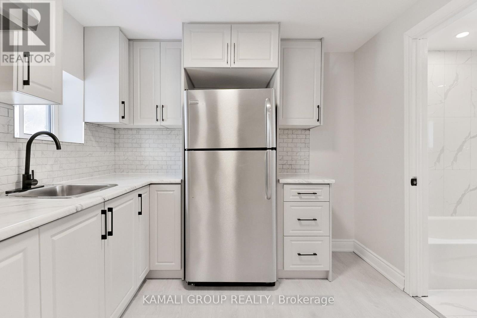 Unit 1 - 93 Mcmillan Drive, Oshawa, Ontario  L1G 3Z7 - Photo 3 - E12424732