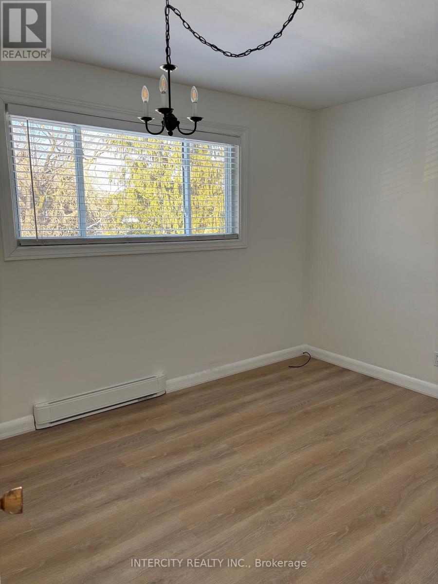 3 - 363 Andrew Street, Newmarket, Ontario  L3Y 1H5 - Photo 10 - N12424741