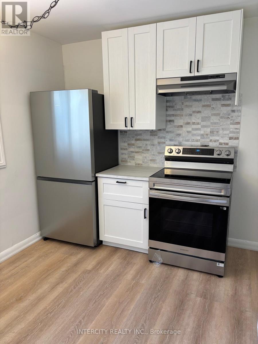 3 - 363 Andrew Street, Newmarket, Ontario  L3Y 1H5 - Photo 5 - N12424741