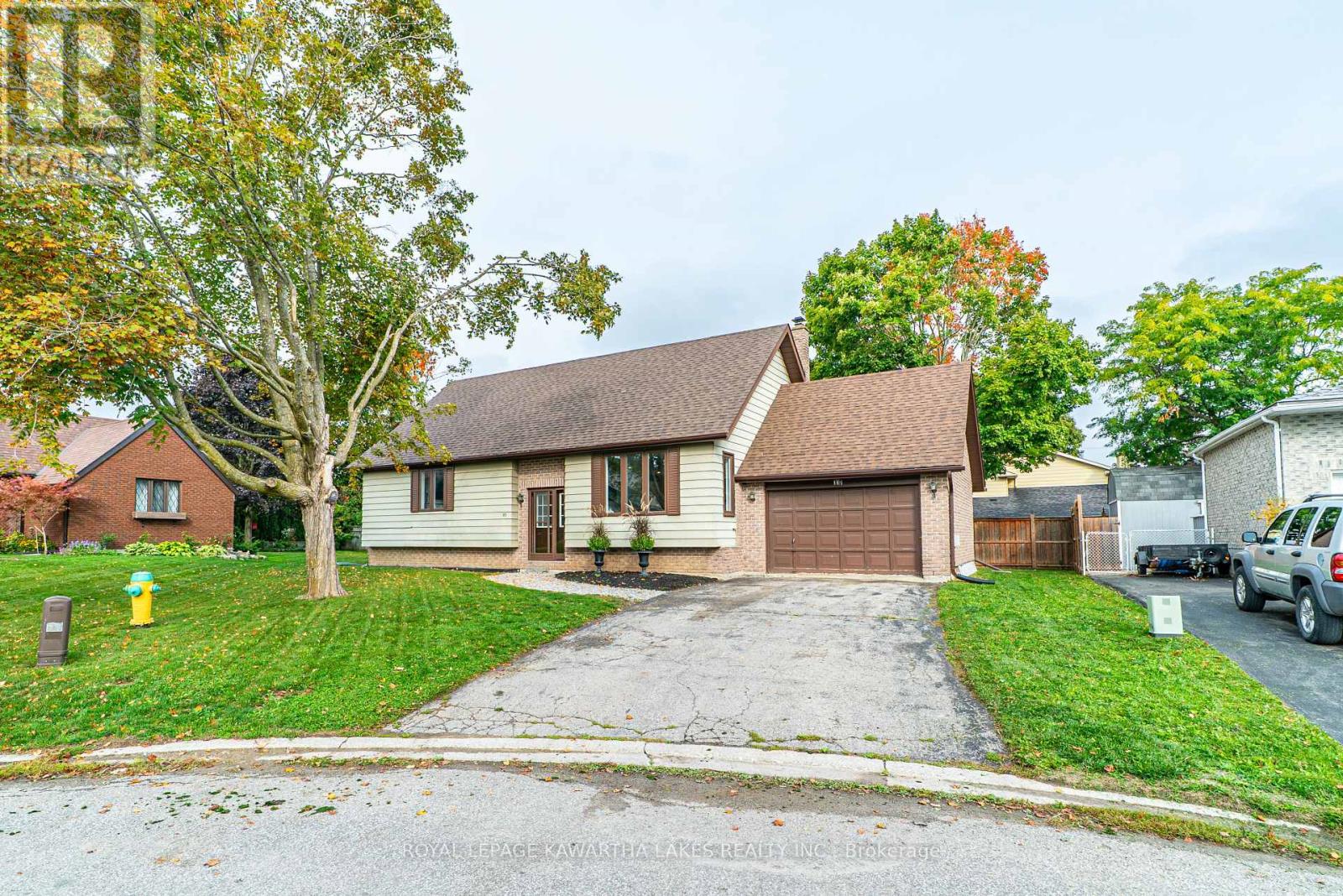 10 Don Court, Kawartha Lakes, Ontario  K9V 5T1 - Photo 2 - X12424844