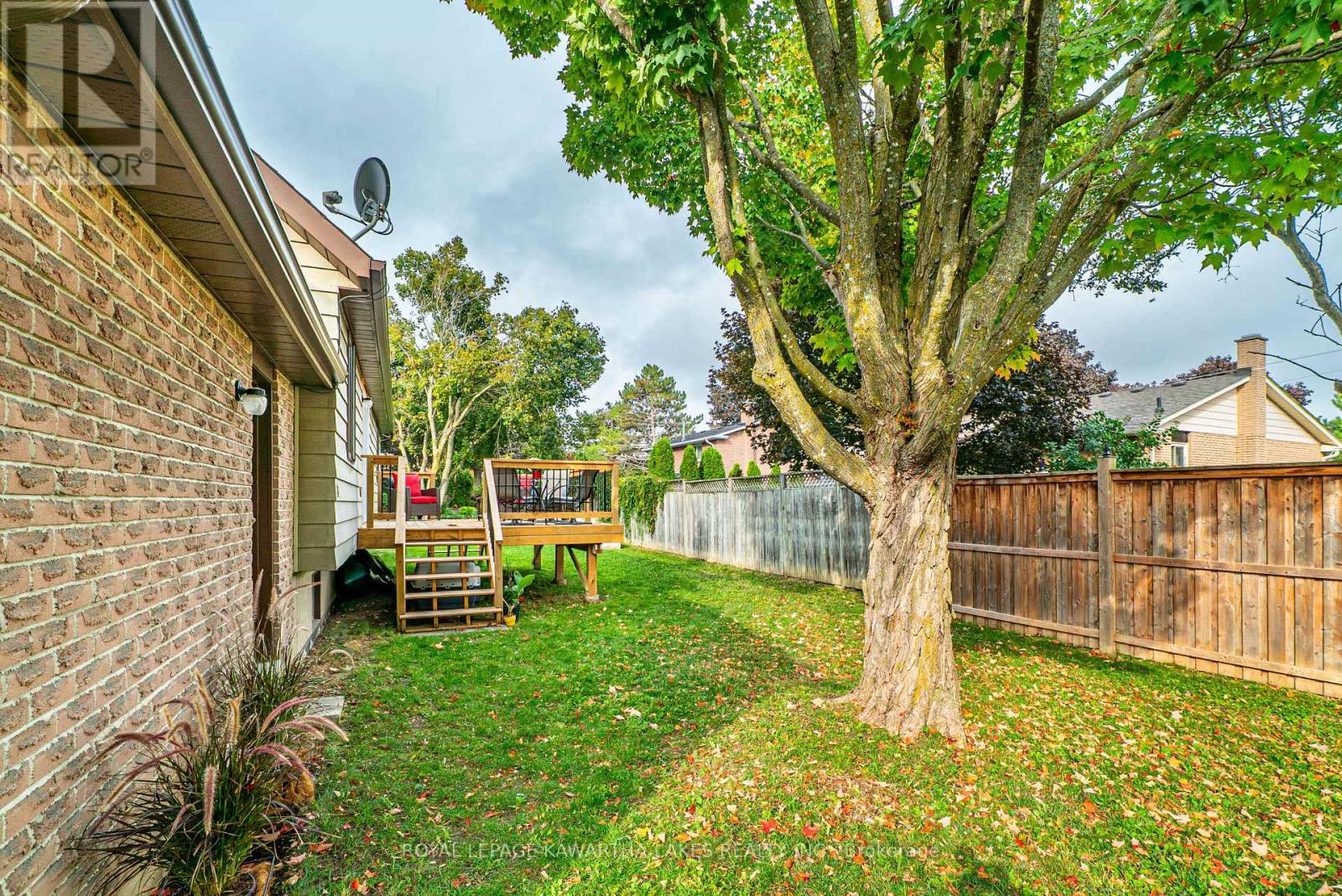 10 Don Court, Kawartha Lakes, Ontario  K9V 5T1 - Photo 3 - X12424844