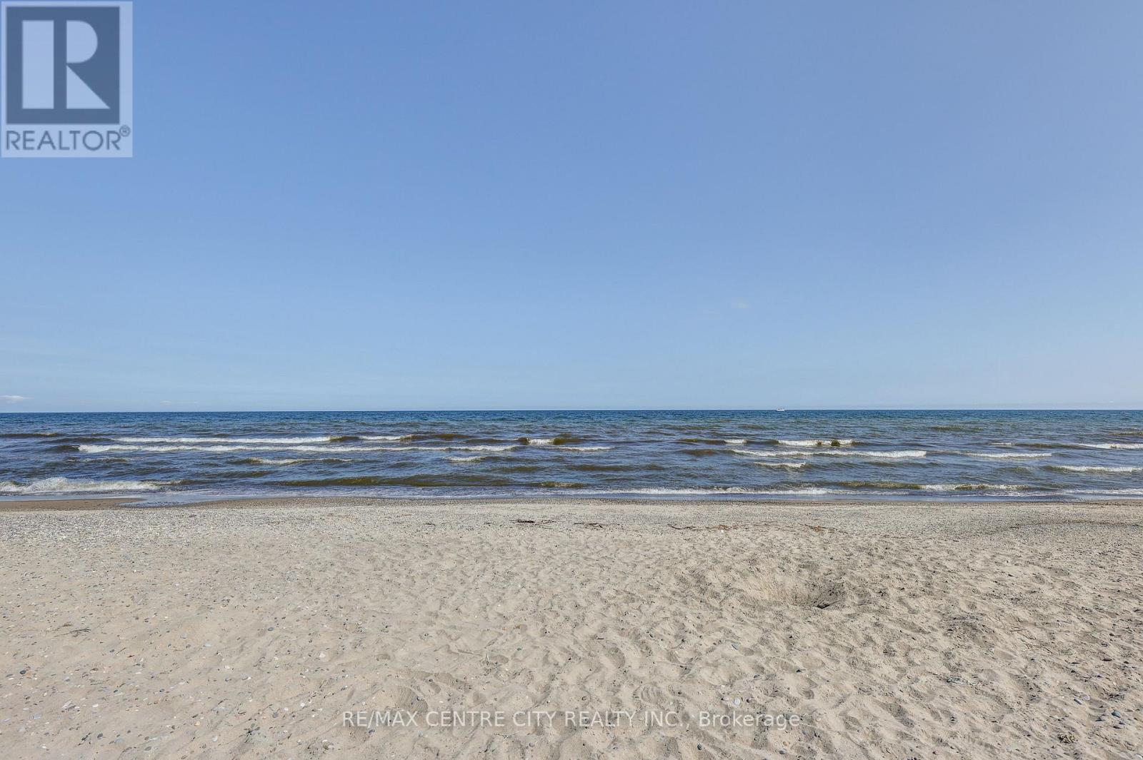 17374 Lakeshore Road, Chatham-Kent, Ontario  N0P 1X0 - Photo 11 - X12424817