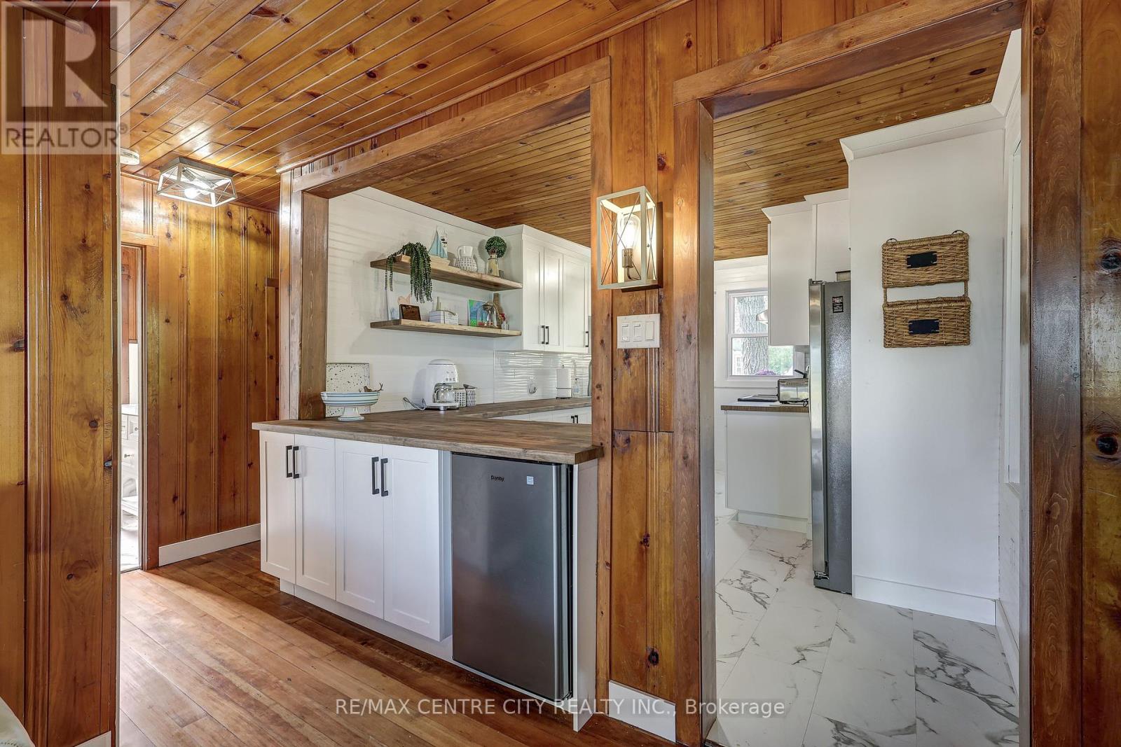 17374 Lakeshore Road, Chatham-Kent, Ontario  N0P 1X0 - Photo 17 - X12424817