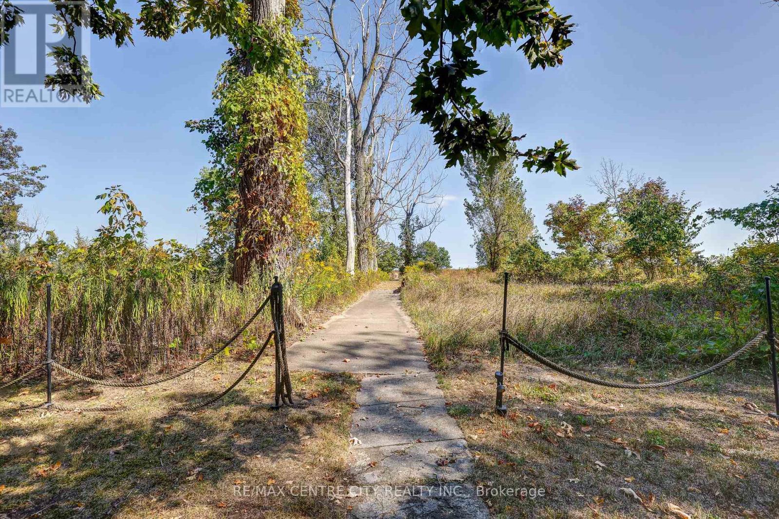 17374 Lakeshore Road, Chatham-Kent, Ontario  N0P 1X0 - Photo 9 - X12424817