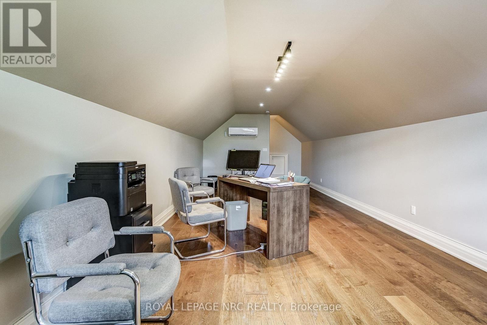 6725 Domenic Crescent, Niagara Falls, Ontario  L2J 4L5 - Photo 22 - X12298461