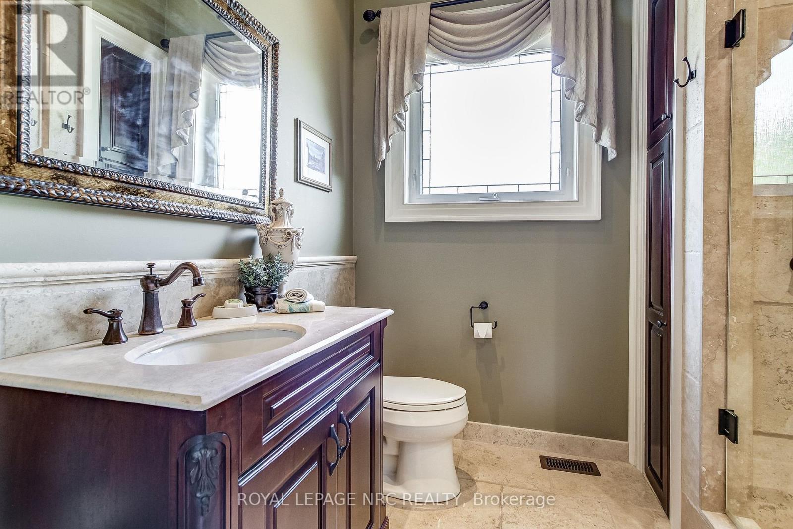 6725 Domenic Crescent, Niagara Falls, Ontario  L2J 4L5 - Photo 20 - X12298461