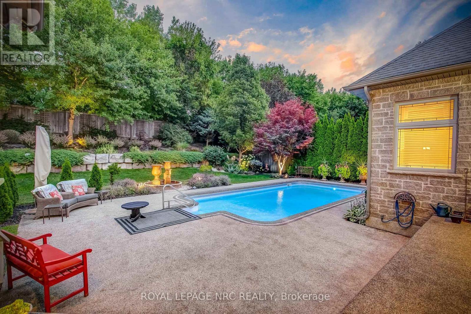 6725 Domenic Crescent, Niagara Falls, Ontario  L2J 4L5 - Photo 41 - X12298461