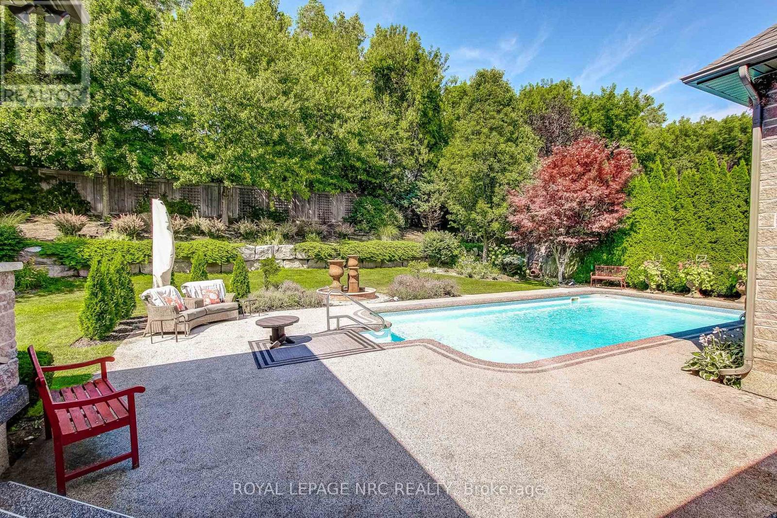 6725 Domenic Crescent, Niagara Falls, Ontario  L2J 4L5 - Photo 35 - X12298461