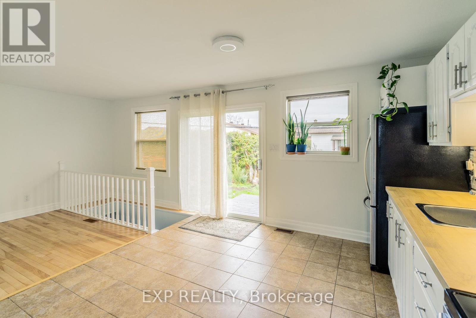 1954 Rosebella Avenue, Ottawa, Ontario  K1T 1G7 - Photo 9 - X12424860