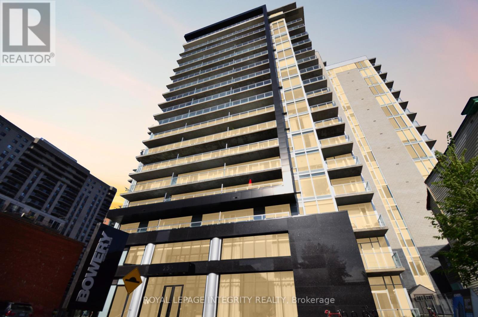 808 - 255 Bay Street, Ottawa, Ontario  K1R 0C5 - Photo 2 - X12424880