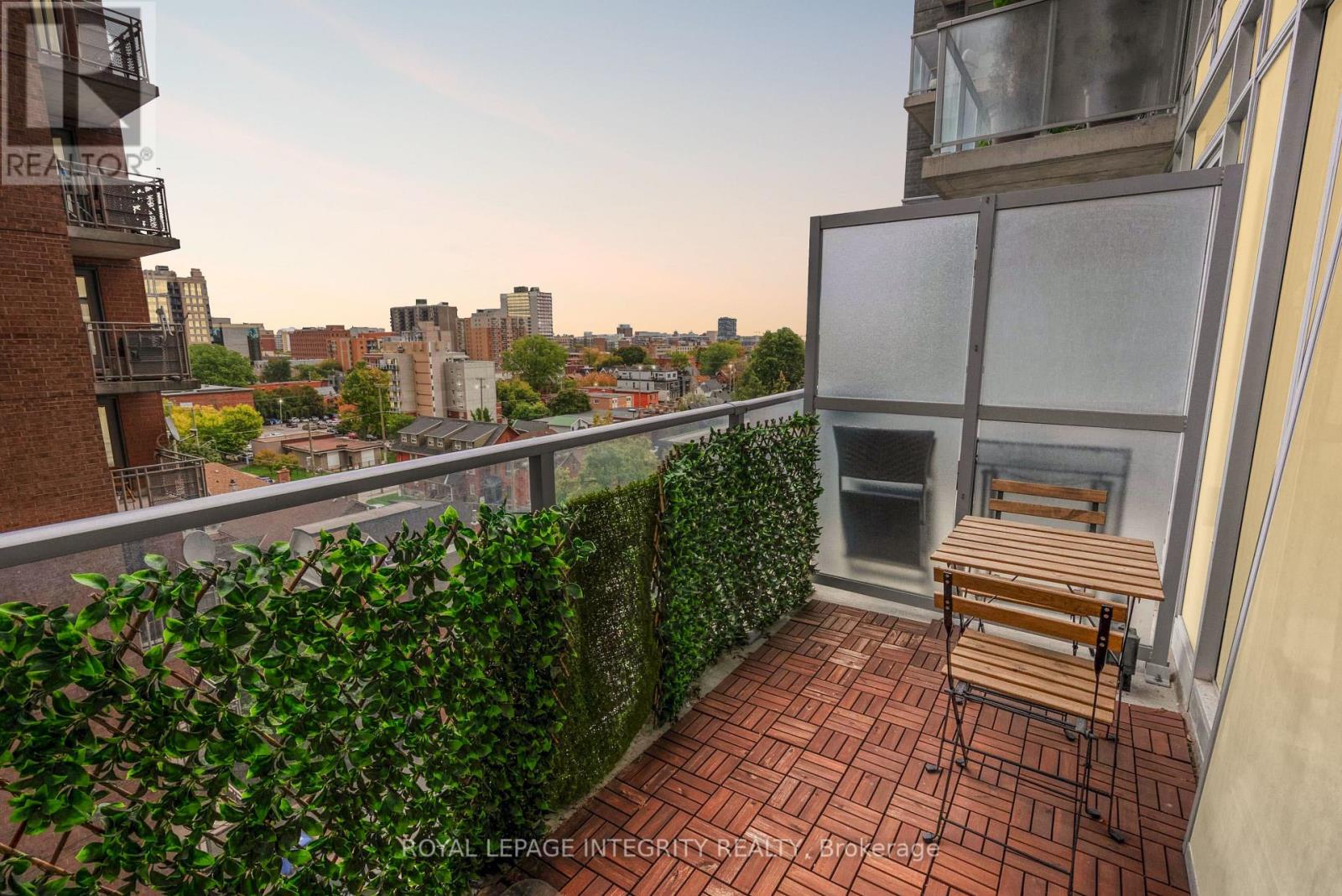 808 - 255 Bay Street, Ottawa, Ontario  K1R 0C5 - Photo 5 - X12424880