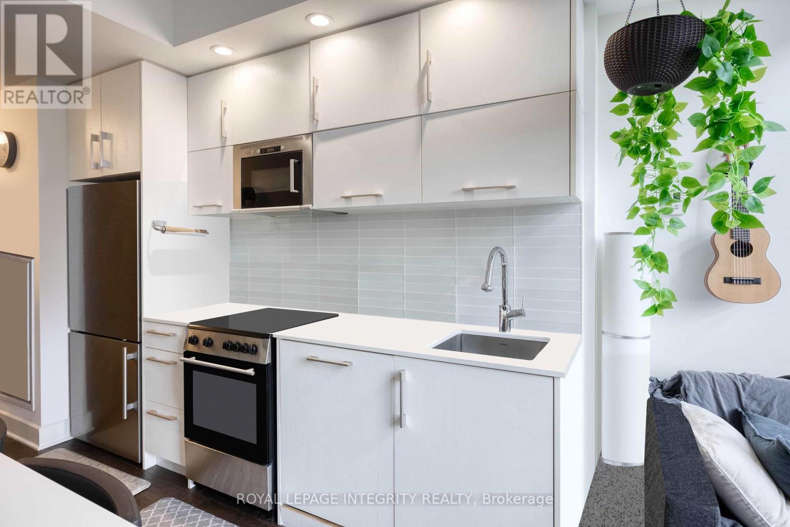 808 - 255 Bay Street, Ottawa, Ontario  K1R 0C5 - Photo 8 - X12424880