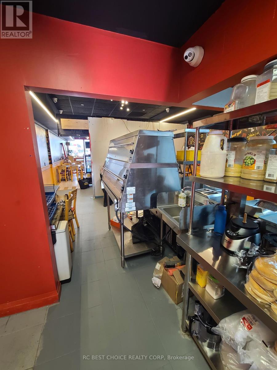 876 Browns Line, Toronto (Alderwood), Ontario  M8W 3W2 - Photo 8 - W12424749