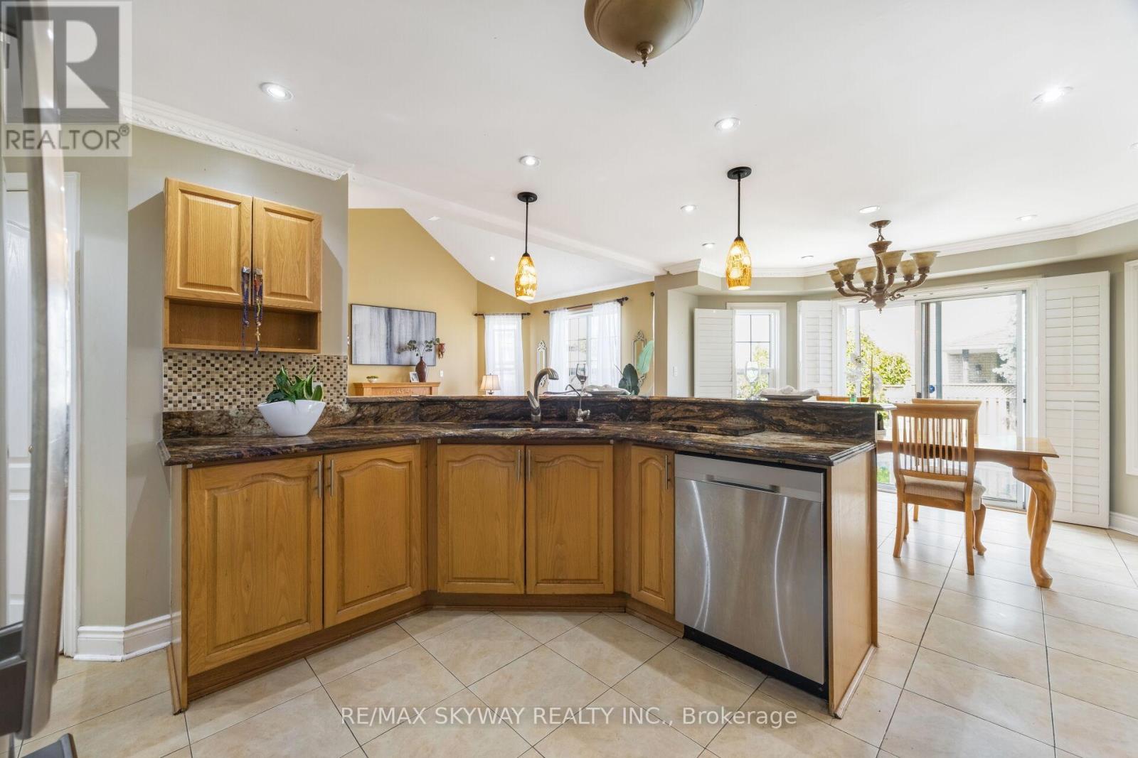 57 Banington Crescent, Brampton, Ontario  L7A 1G3 - Photo 17 - W12424765