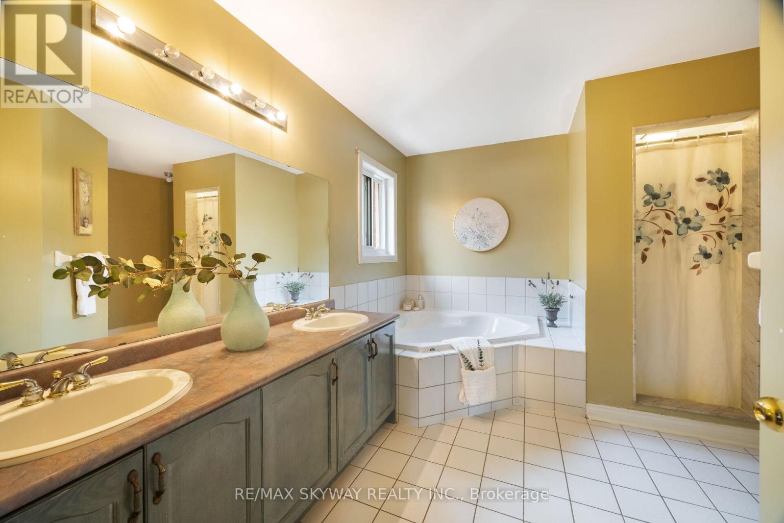 57 Banington Crescent, Brampton, Ontario  L7A 1G3 - Photo 25 - W12424765