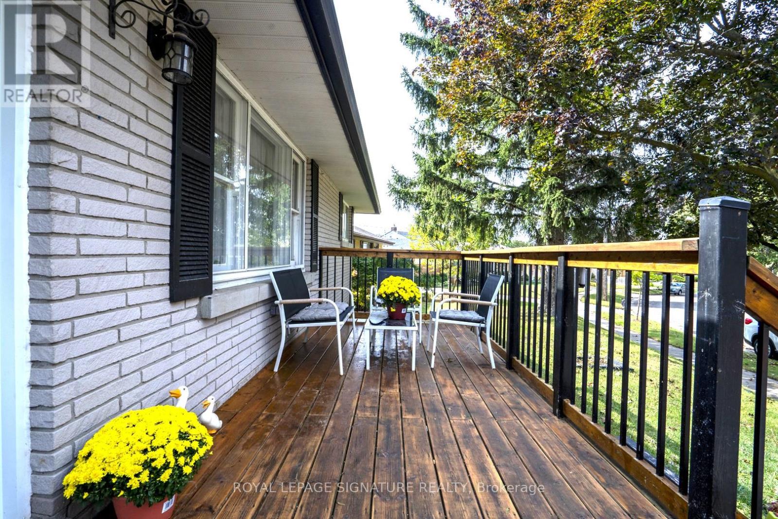 61 Broadmoor Avenue, Kitchener, Ontario  N2C 1Y6 - Photo 2 - X12424356