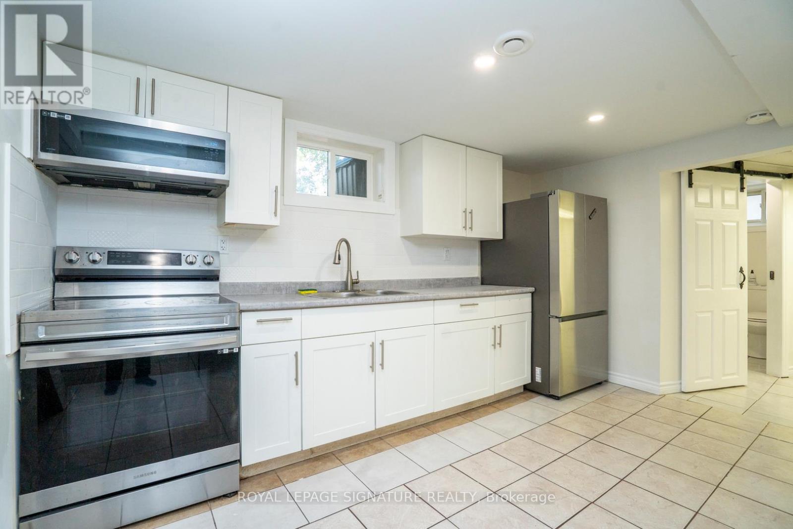 61 Broadmoor Avenue, Kitchener, Ontario  N2C 1Y6 - Photo 23 - X12424356
